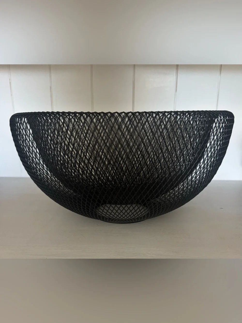 Modern Style Black Mesh Metal Double Wall Bowl